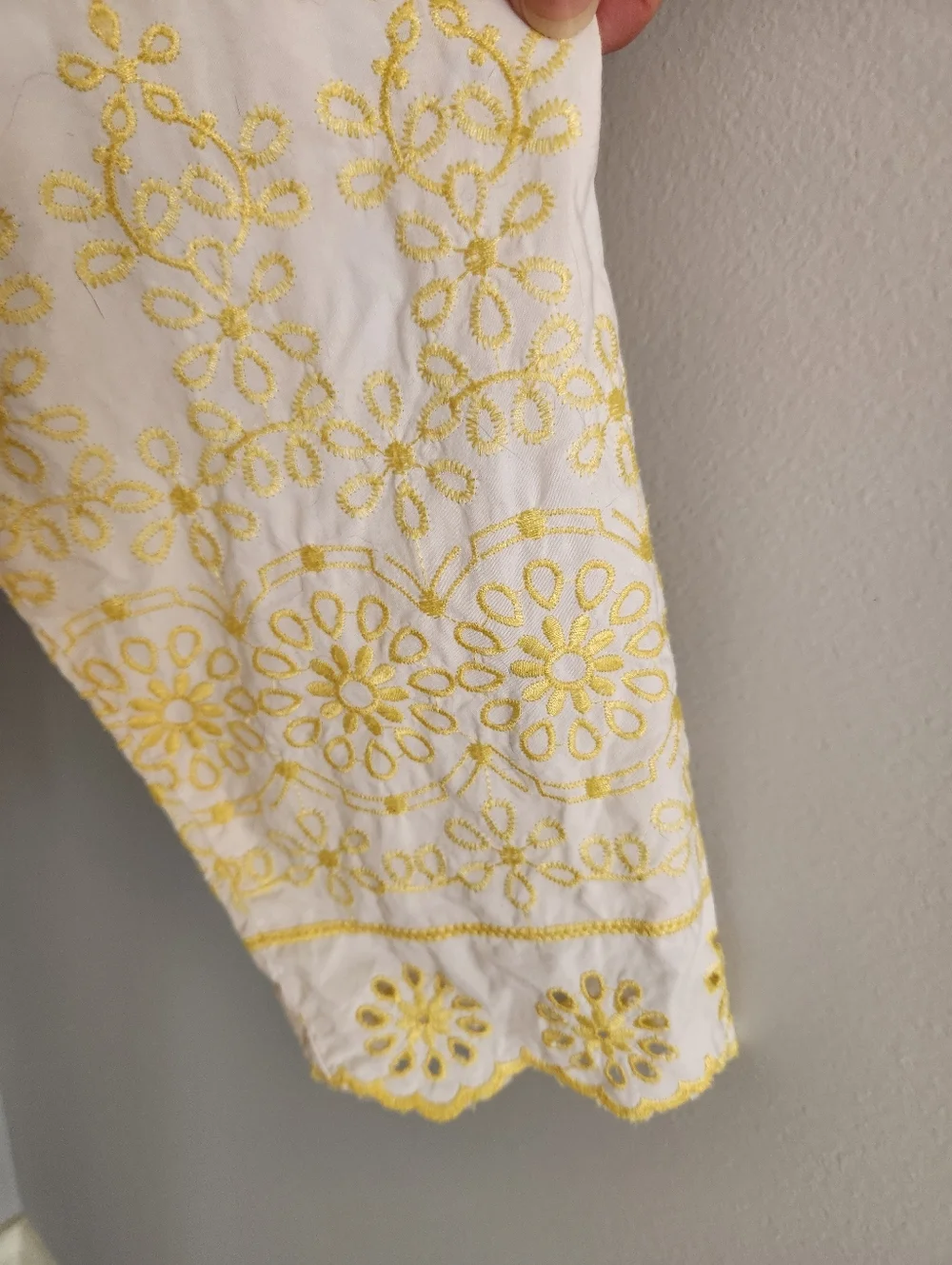 Talbots White Off-Shoulder Top with Yellow Embroidery SP
